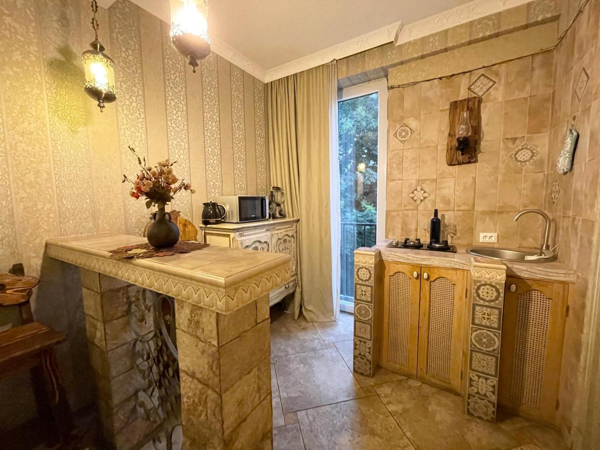 Central Apartment Tbilisi Exterior photo