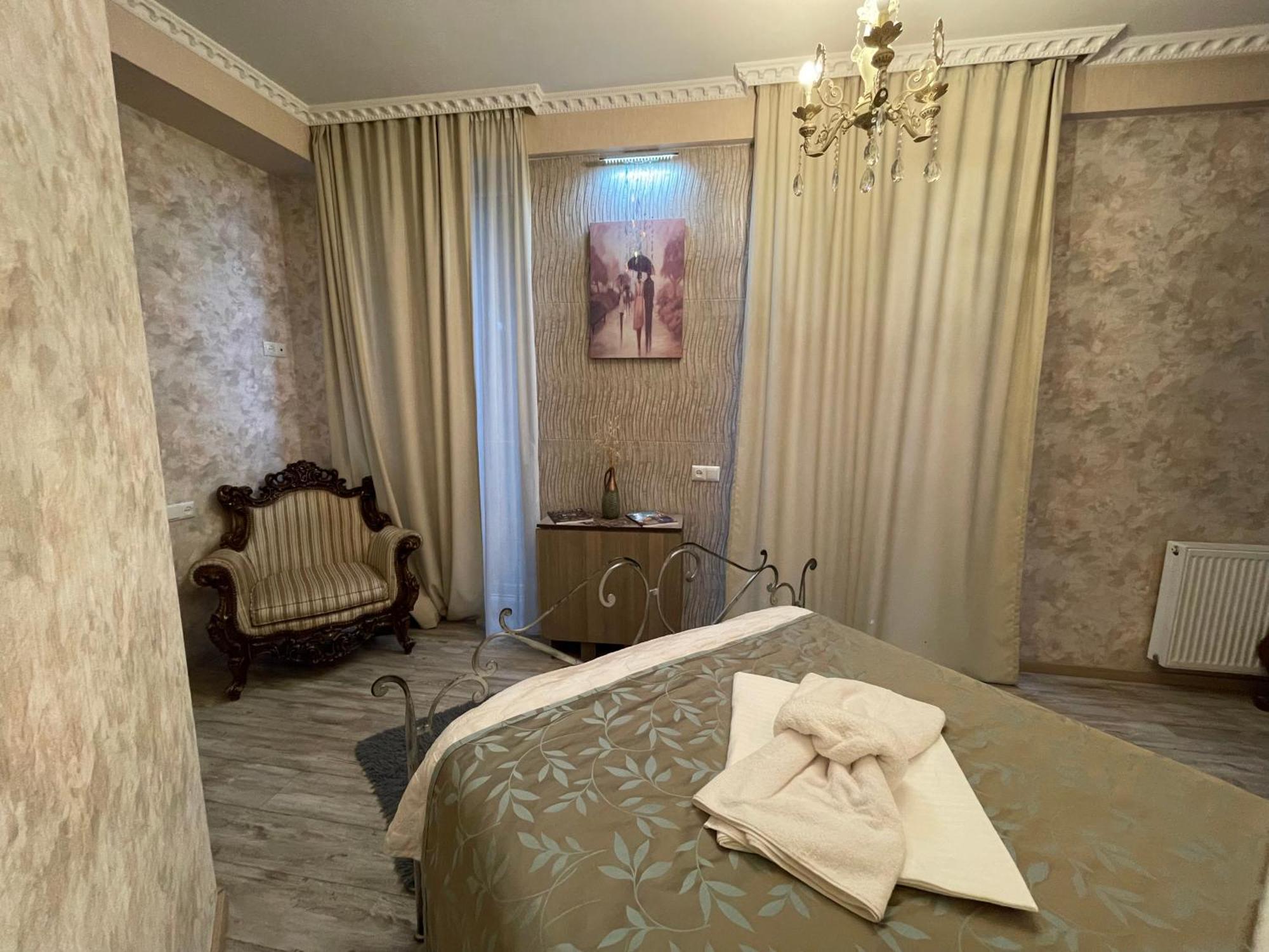 Central Apartment Tbilisi Exterior photo
